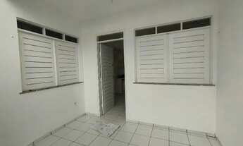 Imagem 2: Casa semi nova bem ventilada no Bairro Monte Castelo