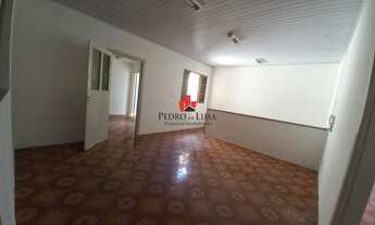 Imagem 6: Casa Assobrada 4 Dormitórios (1 Suíte), sala, cozinha, 3 banheiros, área de serviço. Vila