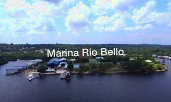 Imagem 2: Casa de condomínio para venda possui 882 metros quadrados com 8 quartos. .