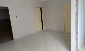 Imagem 3: Apto Centro, amplo, reformadíssimo, Rua 16 de março, excelente preço - Petrópolis - RJ