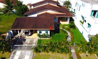 Imagem 3: Casa de alto padrão com 5 quartos, 4 vagas de garagem