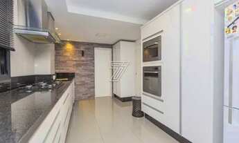 Imagem 2: Imóvel para venda possui 117 metros quadrados com 3 quartos em Água Verde - Curitiba - PR