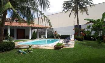 Imagem 4: Casa na Avenida dos Holandeses com campo de futebol