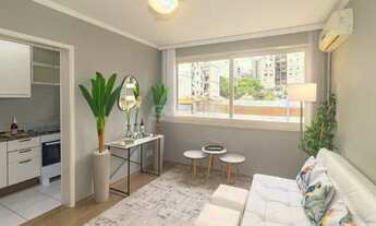 Imagem 1: Apartamento mobiliado com 1 dormitório e 1 vaga de garagem no bairro Centro Histórico