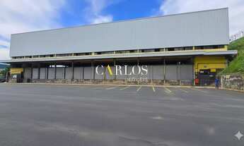 Imagem 2: Galpão com 4400m² Próximo à Av. Geraldo Rocha com 12 docas