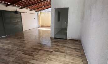 Imagem 4: Casa 3 quartos, 1 suíte, garagem grande, área de serviço e varanda coberta, armários