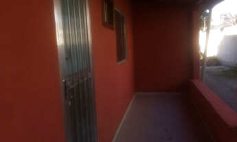 Imagem 4: Casa tipo quitinete Grande com varandão