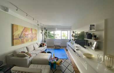 Imagem 3: APARTAMENTO COM 197 METROS PRIVATIVOS REFORMADO POR ARQUITETO RENOMADO AO LADO DO COLÉ. CA