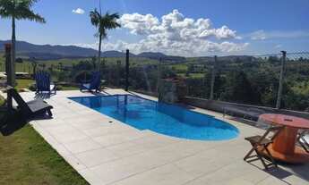 Imagem: Chácara em Atibaia com lago e piscina porteira