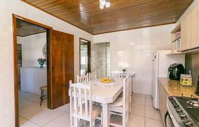 Imagem 2: Casa para Venda - 245.45m², 6 dormitórios, 2 vagas - Tristeza
