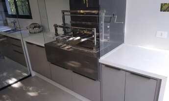 Imagem 3: VendaCasa de condomínio para venda com 450 metros quadrados com 6 Suites em Riviera - Bert