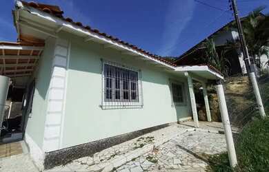 Imagem 2: Casa à venda com vista para o mar em Governador Celso Ramos!