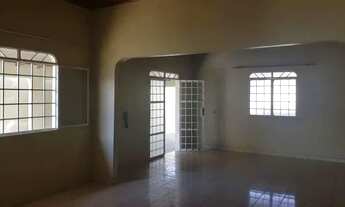 Imagem 5: ALUGA-SE CASA Casa com 3 dormitórios