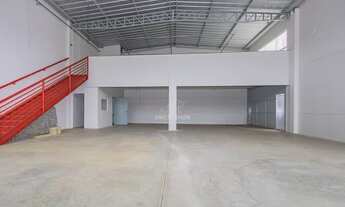 Imagem: Loja de esquina na Antônio de carvalho