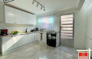 Imagem 3: Sobrado para venda tem 203 metros quadrados com 6 quartos em São Vicente - Itajaí - SC