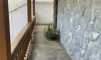 Imagem 2: Casa para venda possui 247 metros quadrados com 3 quartos em Anchieta - Belo Horizonte - M