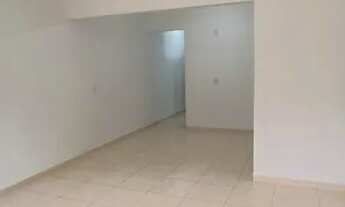 Imagem 2: Casa 2 quartos, com garagem e quintal