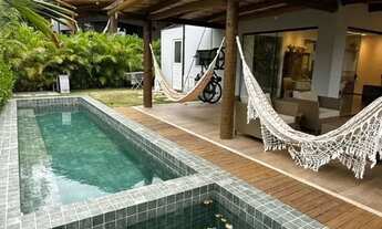 Imagem 4: Casa à Venda na Praia do Forte com 3 Suítes e Piscina Privativa no Condomínio Alto da Ense