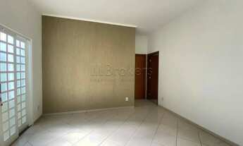 Imagem: Casa com 03 Dormitórios sendo 01 Suíte