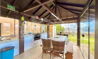 Imagem 7: Imóvel para venda possui 315 metros quadrados com 5 quartos