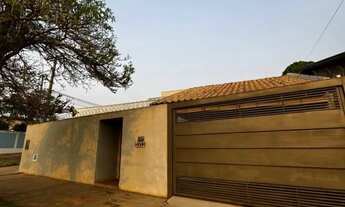 Imagem: Casa de esquina em Monte Castelo para venda