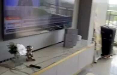 Imagem 7: Alugo apartamento no Renascença 2 TODO MOBILIADO- padrão planta maior - FRENTE MATEUS RE