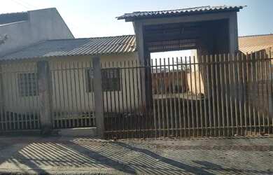 Imagem: Casa com garagem para caminhões, residencial