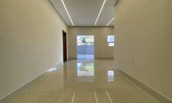 Imagem: Casa com 3 quartos sendo 1 suíte, com fino