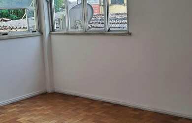 Imagem 4: R$ 200.000,00 2 Quartos com dependências na Rua Lins