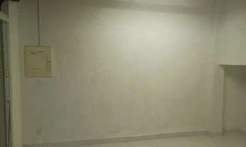 Imagem 4: Sala em galeria comercial na Praça da Árvore, 22m² com mezanino em madeira