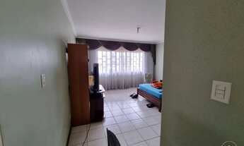 Imagem 7: Amplo Lote com Casa Principal, Piscina, Sauna e Casas Anexas em Condomínio Exclusivo - Vic