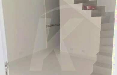 Imagem 4: Sobrado com 2 quartos, sala, cozinha e banheiro