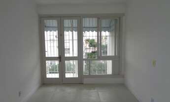 Imagem 4: Apartamento com 2 dormitórios, REFORMADO, hall, living 2 ambientes, sacada, gabinete, 2 ba