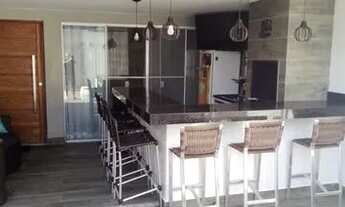 Imagem 5: Casa de condomínio para venda tem 270 metros quadrados com 5 quartos