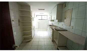 Imagem 6: Excelente cobertura linear com 384 m2, fica a 200 metros da praia. Localização privilegiad