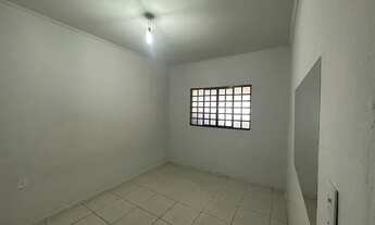 Imagem 7: Alugo Casa Localizada no Leste Universitário 3 Quartos sendo 1 suíte