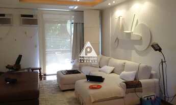 Imagem 2: Privilégio Imóveis vende excelente apartamento de 2 quartos, com vaga