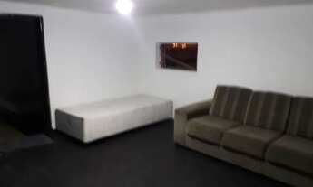 Imagem 2: Aluga-se uma kit e.um quarto , ótima localização