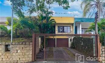 Imagem: PORTO ALEGRE - Casa Padrão - Partenon