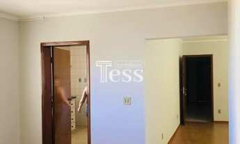 Imagem 3: ALUGA - Apartamento de 3 dormitórios com sacada elevador 1 vaga portaria próximo ao centro