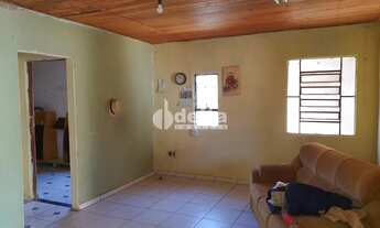 Imagem: Casa à venda, 2 quartos, 1 suíte, 2 vagas