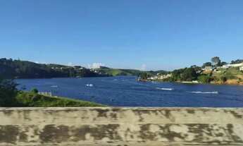 Imagem: Vida Tranquila e Natural no Pé da Água