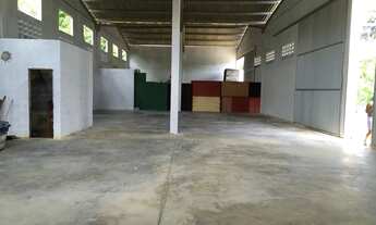 Imagem 3: Imóvel para venda possui 5000 metros quadrados com 450m2 de galpões patio com piso intert