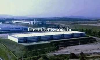 Imagem 2: Galpão Comercial de Alto Padrão para Locação em Jarinu-SP - Bairro Pinhal: 3 Salas, 10 Ban