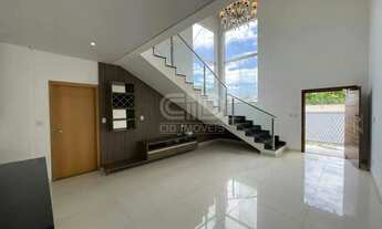 Imagem 2: Sobrado com 3 suítes e piscina no Santa Cruz II