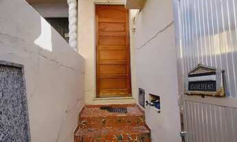 Imagem 3: Ótima Casa sobreposta c/ 2 qts, garagem, esquina com a Mena Barreto, Centro, Nilópolis