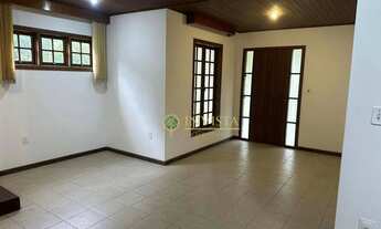 Imagem 5: Exclusivo - Casa com caseiro, amplo quintal e espaço de festa com churrasqueira para locaç