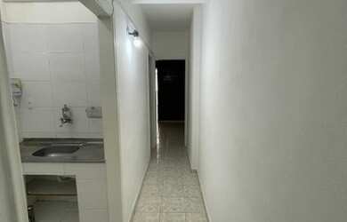 Imagem 2: Apartamento de 1 quarto na Av. Nossa Sra. de Copacabana a um quarteirão da praia