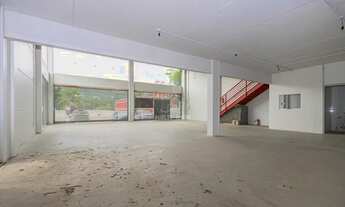 Imagem 3: Loja de esquina na Antônio de carvalho