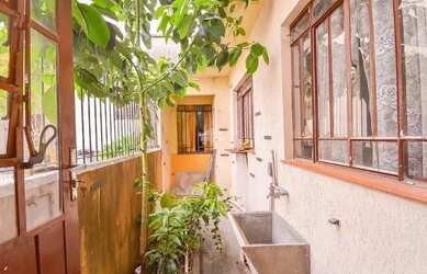 Imagem 6: Linda casa com acabamento de madeira com 3 quartos e 3 banheiros a venda com documento